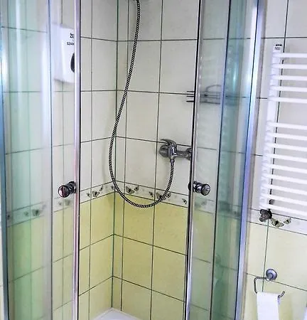 Apartamenty Goscinne Med-Palace Niemodlin Esterno foto